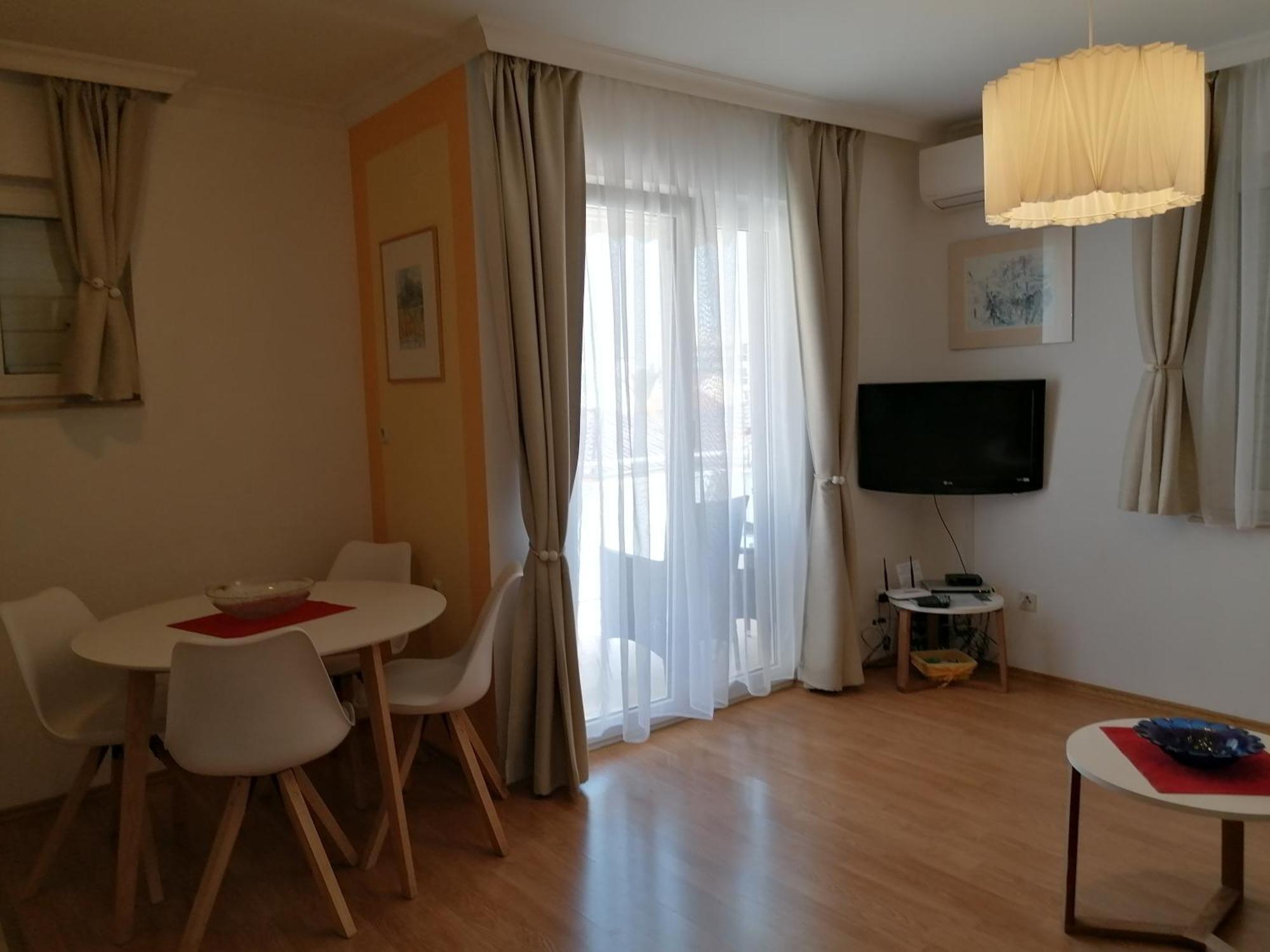 Sara Galileo Blizu Plaze Apartment Makarska